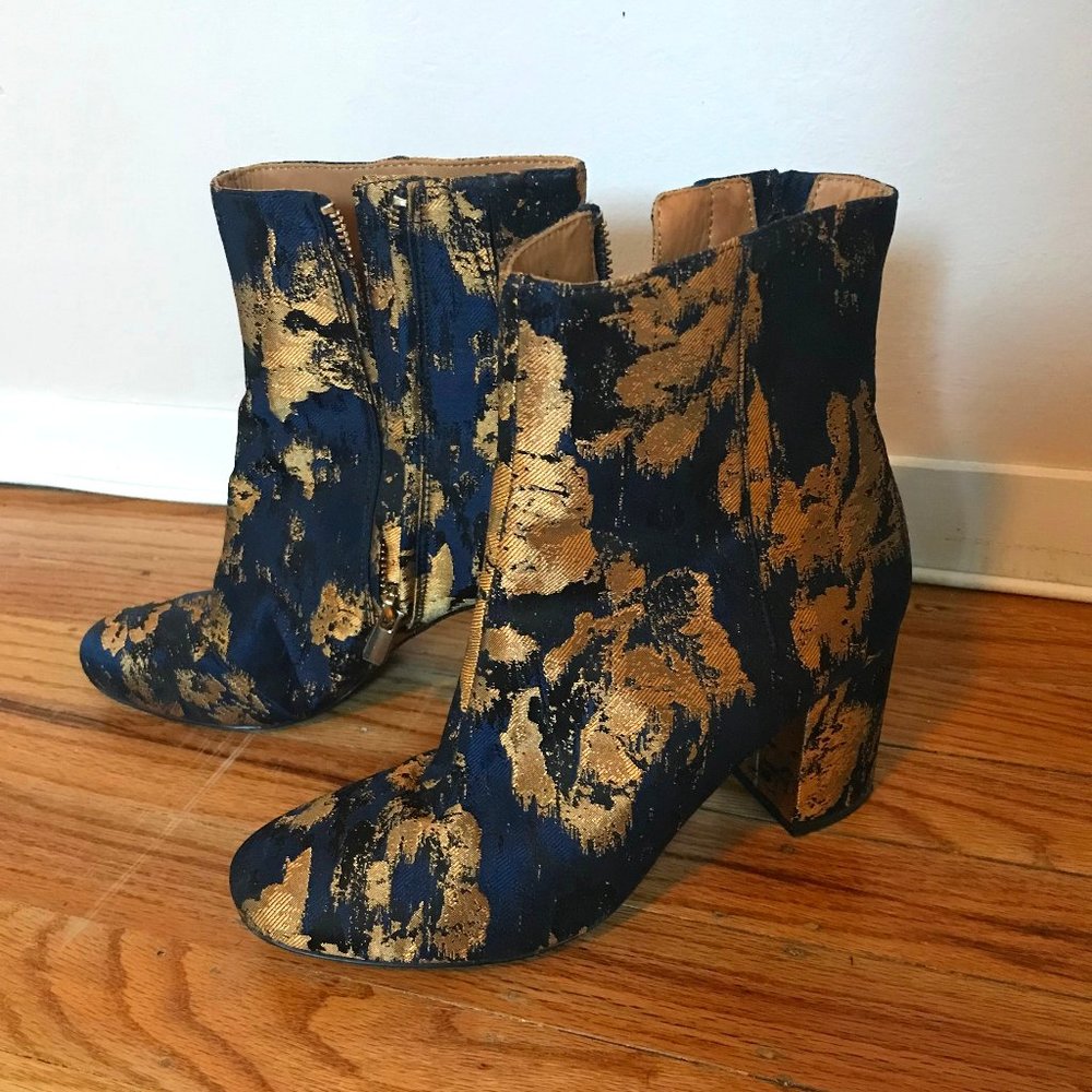 Jacquard navy and gold heeled booties